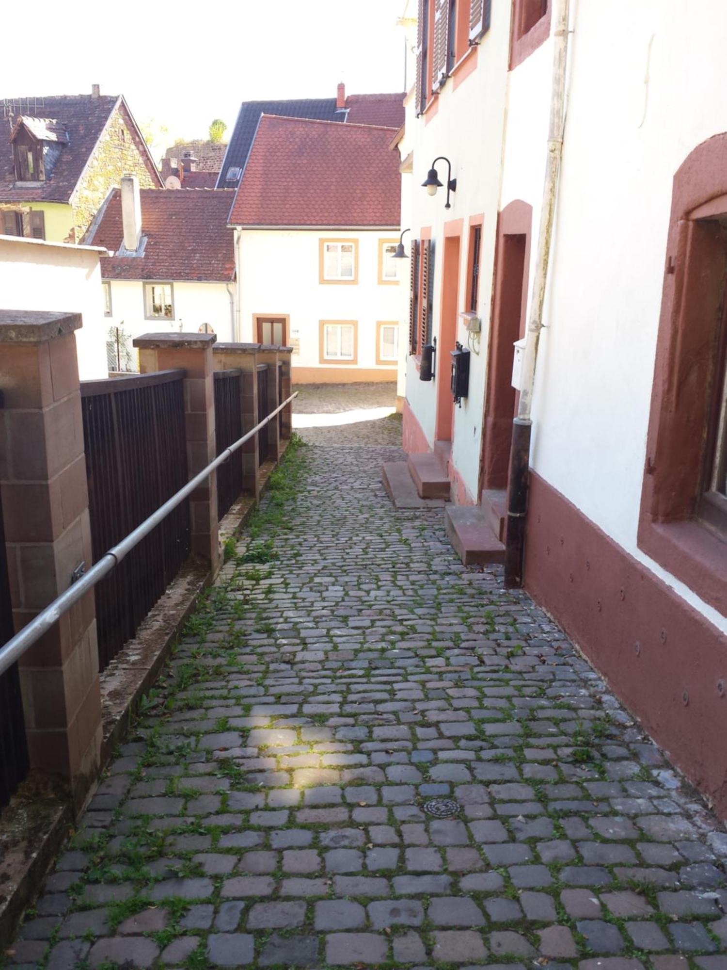 בליסקסטל Moderne Wohnung In Barockem Altstadthaus Nahe Altstadt Und Radweg מראה חיצוני תמונה